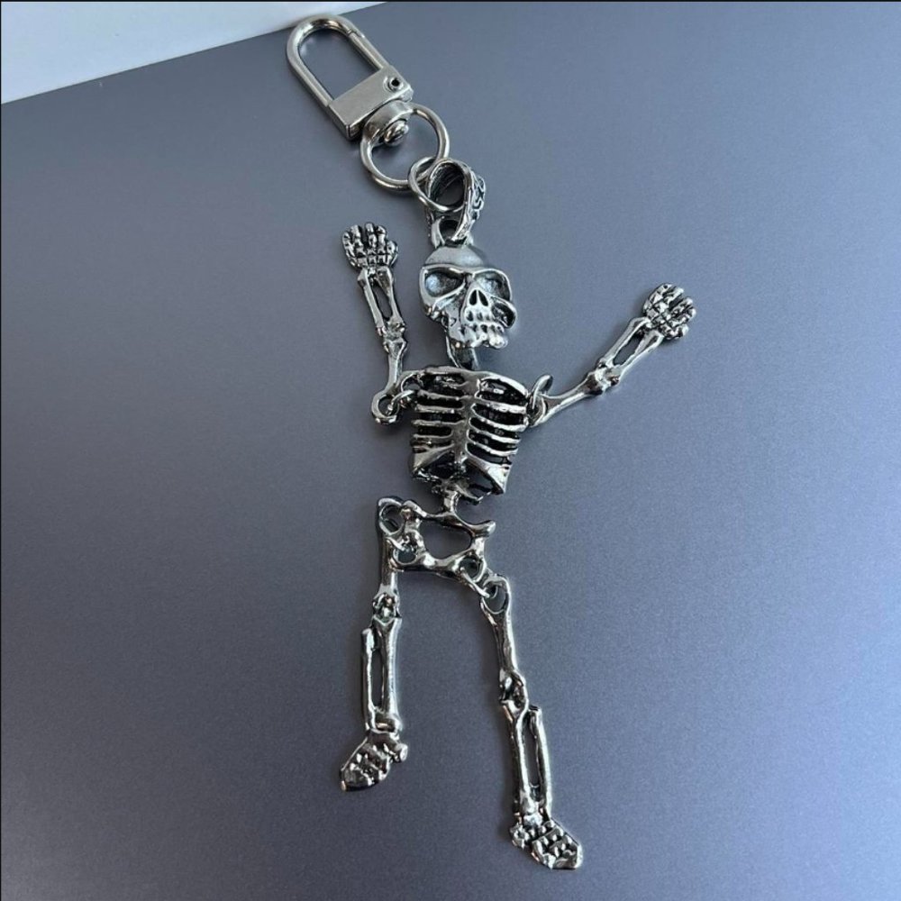Y2K 2000s vintage skeleton grunge skull gothic silver keychain - Picture 5 of 7
